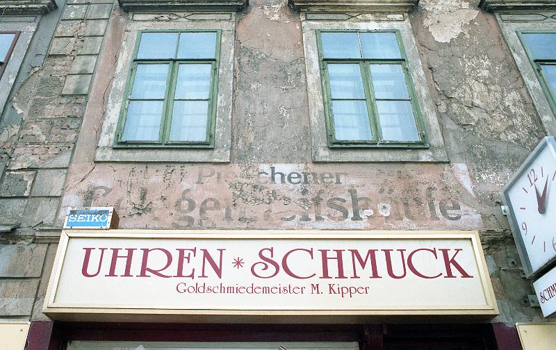 Dresden-Pieschen, Großenhainer Str. 117, 20.3.1995.jpg - Pieschener Gelegenheitskäufe
